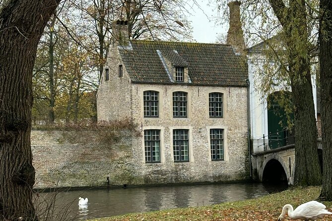 2-Hour Historical Walking Tour in Bruges with Praline Included - Should you book this Bruges historical walking tour?