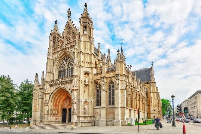3-Hours Private Sightseeing Trip in Brussels - Stop-by-stop: Atomium, Royal Palace, Sablon, Justice Palace, Koekelberg