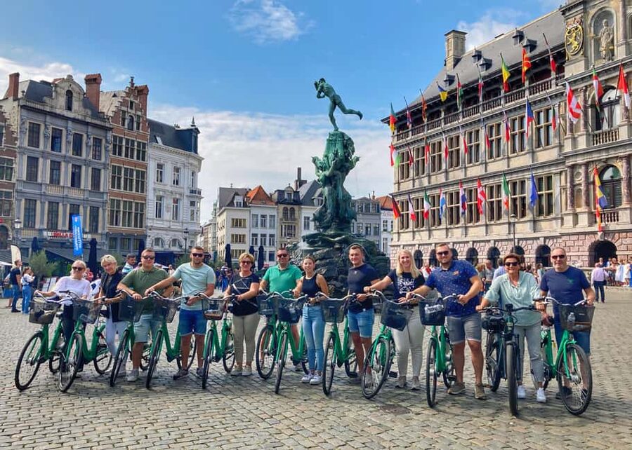 Antwerp Bike Tours: The Highlights & Beyond - Grote Markt and Het Steen: Two Sights, One Strong Medieval Theme