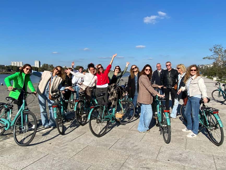 Antwerp Bike Tours: The Highlights & Beyond - Bikes, Helmets, Rain Poncho, and Small-Pet Rules