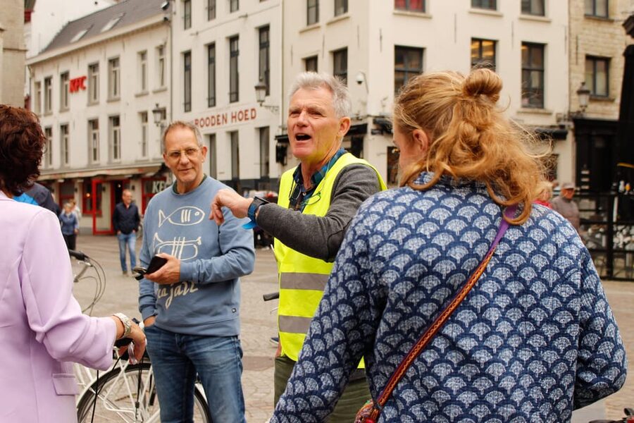 Antwerp: City Highlights Guided Bike Tour - How the Two Hours Really Play Out, Stops, Pace, and Group Size