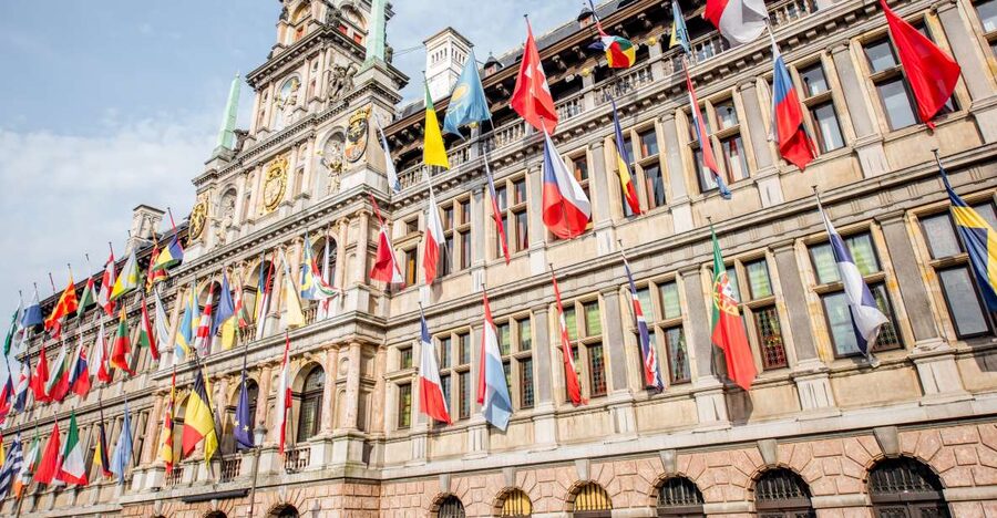 Antwerp: Express Walk with a Local in 60 minutes - Antwerp’s diamond district, what to notice beyond the storefront