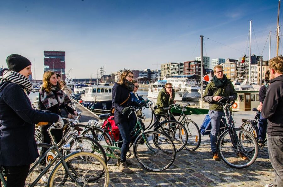 Antwerp: Guided Bike Tour - Cogels-Osylei and Groen Kwartier, When Mansions Meet City Life