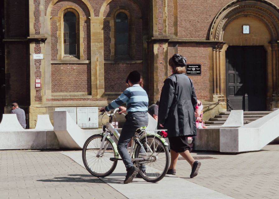 Antwerp: Jewish Neighbourhood Guided Walking Tour - Kosher food on the route: what to look for and why it matters