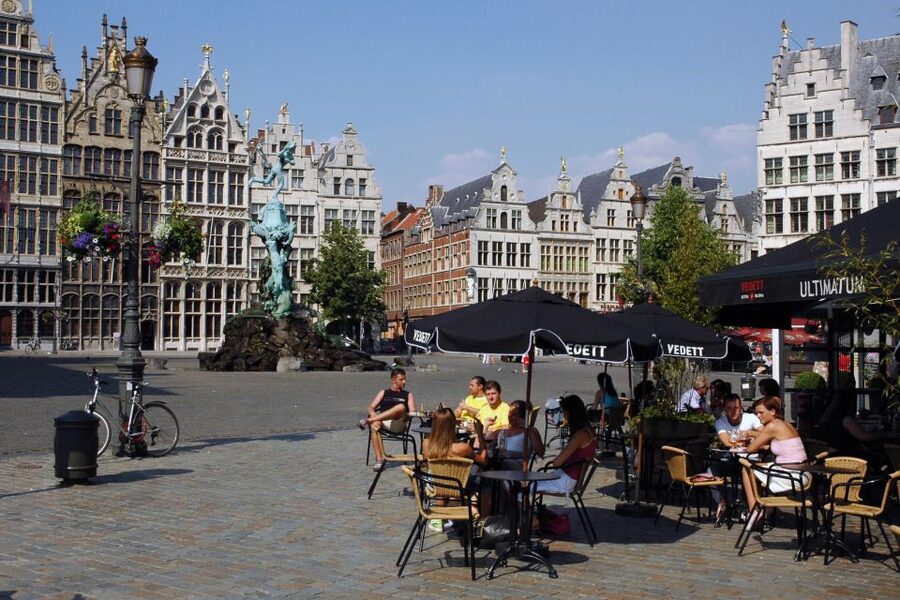 Antwerp: Private 3-Hour Historical Sightseeing Walking Tour - Renaissance City Hall and Antwerp’s 16th and 17th century guild houses
