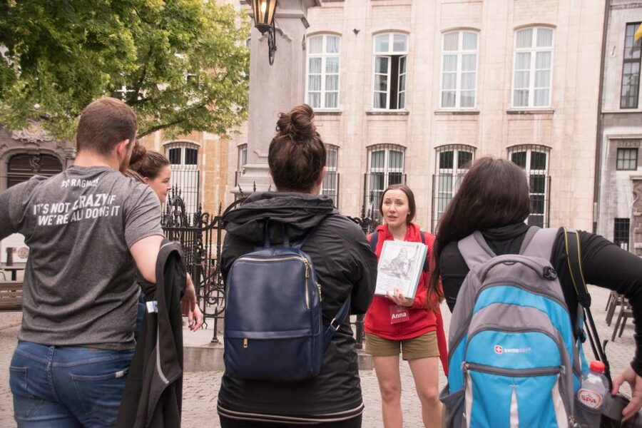 Antwerp: Private Historical Highlights Walking Tour - Meeting at Grote Markt Square with a red umbrella