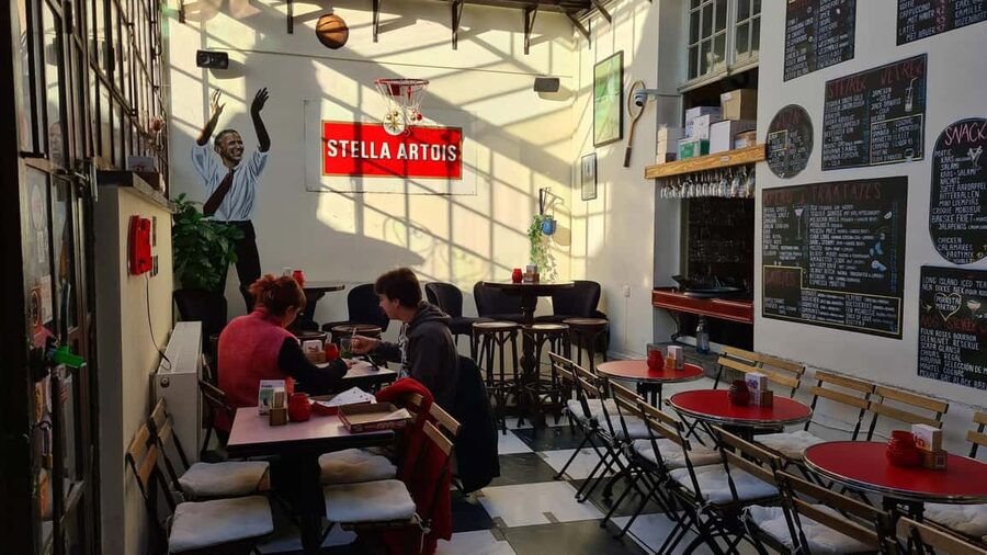 Antwerp: Pub Crawl in the Historical City - Who This Is For, and Who Should Skip It
