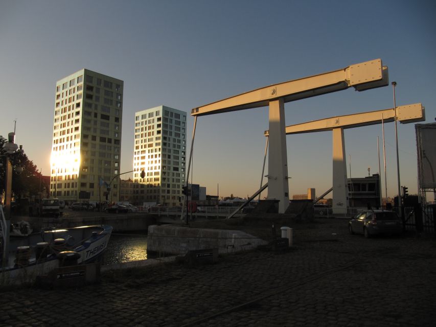 Antwerp: Walking Tour from Steen to Central Station - Price and value for a private group up to 20