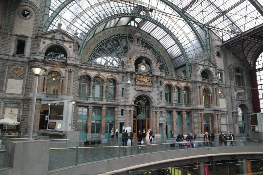 Antwerp: Walking Tour from Steen to Central Station - Grote Markt, Town Hall, and the Golden Age look at Antwerp