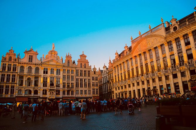 Architecture Tour of Brussels - Les Galeries Royales Saint-Hubert: The First Mall and the Authors Who Sat There
