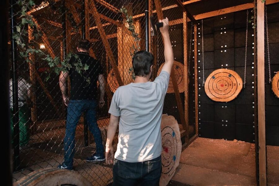 Axe Throwing Experience - WoodCutter Brussels setup, indoor comfort, and first impressions