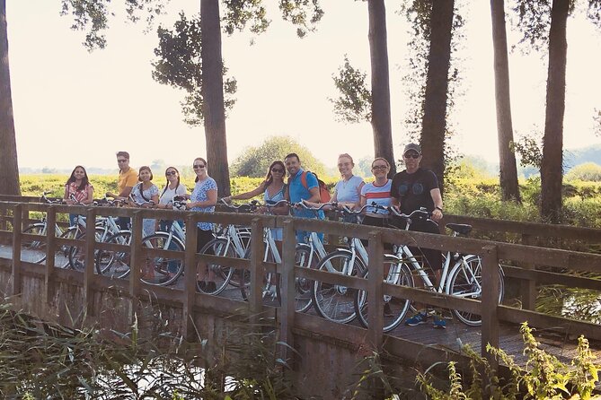 BikeTour Bruges & Damme in Spanish and English - Stop 1, Minnewater and the love-bridge area near beguinage