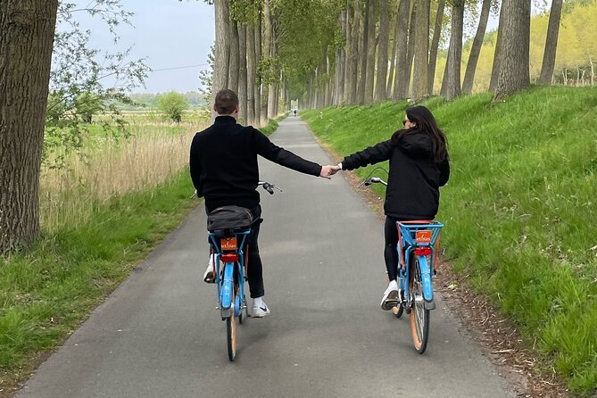 BikeTour Bruges & Damme in Spanish and English - Stop 2, Bruges windmills by the big canal