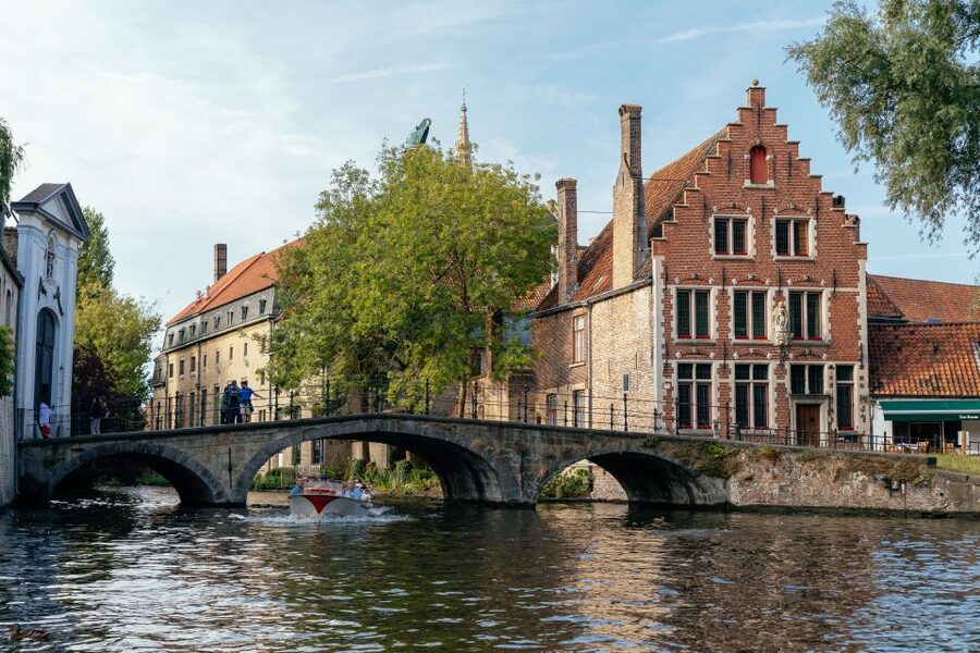 Bruges: 2-Hour Private Kick-Start Tour with a Local - The Itinerary Pace: What You Will Do, and What You Won’t
