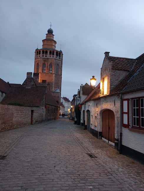 Bruges, Bike Tour with Chocolate Tasting & Hot Wine/Chocolat - Finding the Lesser-Known Corners Without Getting Lost