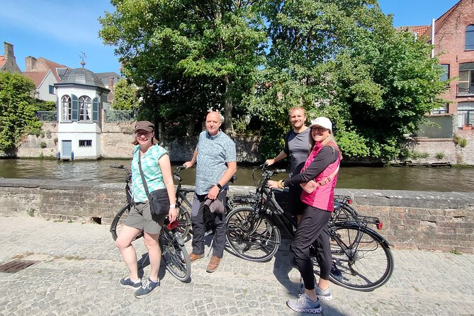 Bruges by bike with friends and family! - Gruuthusemuseum plus the Beguinage Ten Wijngaarde calm stop
