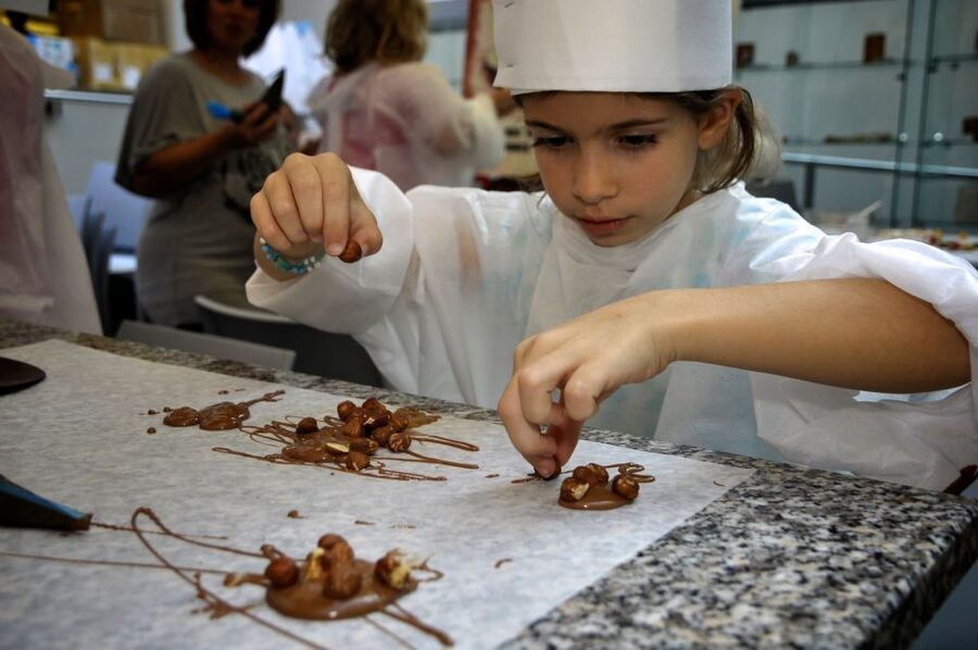 Bruges: Chocolate Making Workshop and Chocolate Museum Entry - FAQ