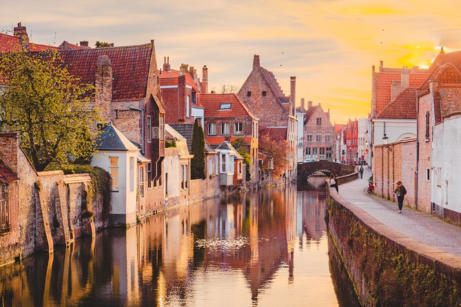 Bruges: City Walk with Audio Guide in 7 Languages on your Phone - Stop 5: Saint Saviour’s Cathedral (Saint Saviour’s Church), for the big visual payoff
