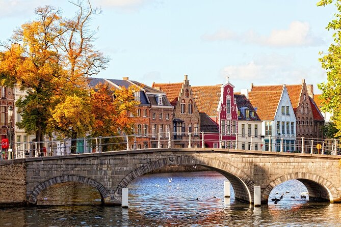 Bruges: City Walk with Audio Guide in 7 Languages on your Phone - Bruges walking basics: what makes this route work