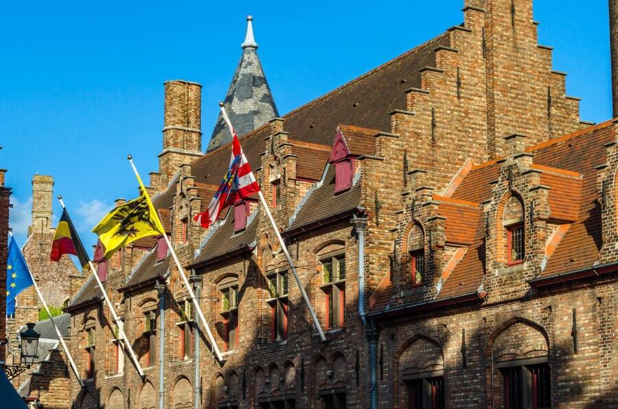 Bruges: Express Walk with a Local in 60 minutes - What to Bring (and What Helps) for a 60-90 Minute Walk