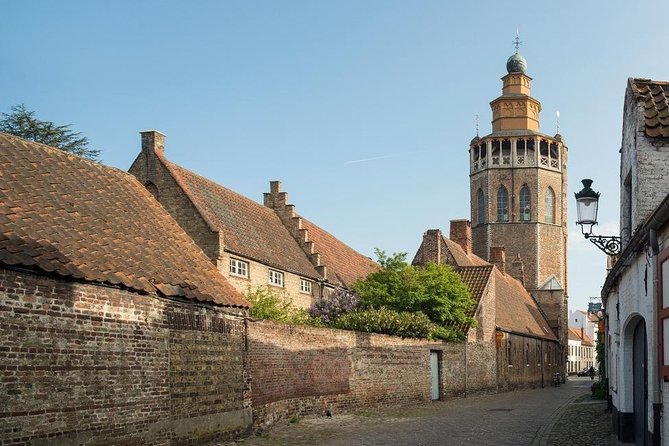 Bruges Food and History Tour: Culinary Delights & Hidden Gems - Dijver and the Canal Walk, A Quick Stretch With a Big Mood Shift
