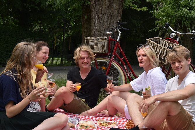 Bruges, Guided Retro Biketour: Highlights and Hidden Gems - Stop 5: Princely Beguinage Ten Wijngaarde, quiet streets with a preserved feel