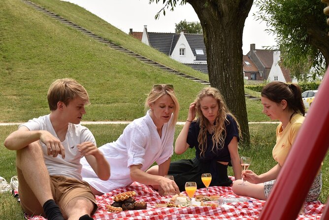 Bruges, Guided Retro Biketour: Highlights and Hidden Gems - Stop 8 and 9: Windmills at the ramparts and Adornes Domain