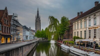 Bruges: Guided Tour & Boat Ride with Optional Beer Tasting