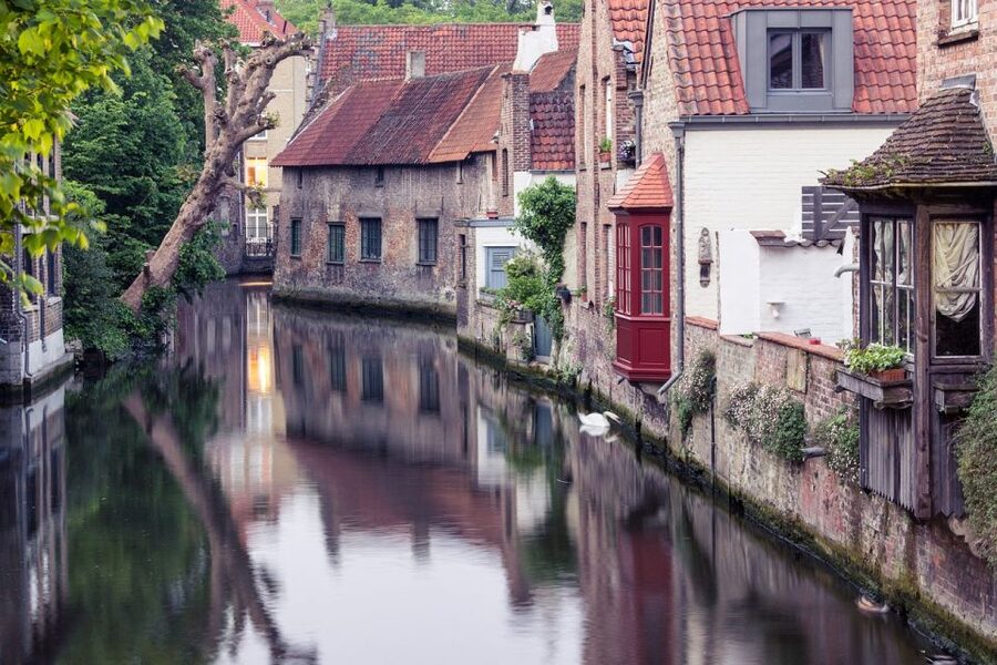 Bruges: Guided Tour & Boat Ride with Optional Beer Tasting - Who this Bruges tour suits best