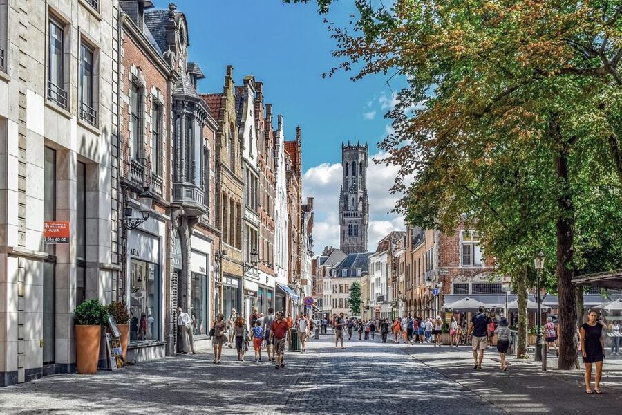 Bruges: Guided Tour & Boat Ride with Optional Beer Tasting - Should you book this Bruges guided tour with canal ride and optional beer tasting?