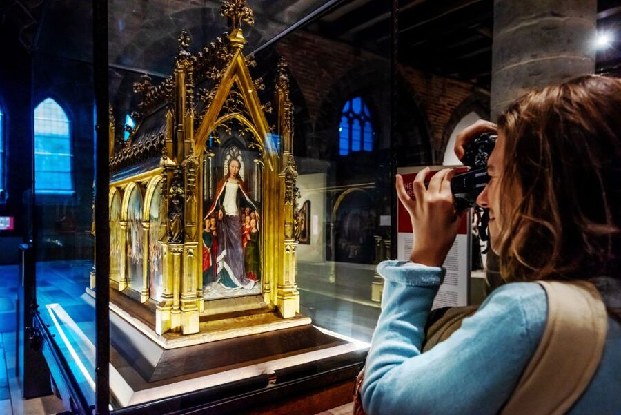 Bruges: Musea Brugge Card with Entry to 11 Museums - Our Lady of the Pottery: a church stop with a different flavor