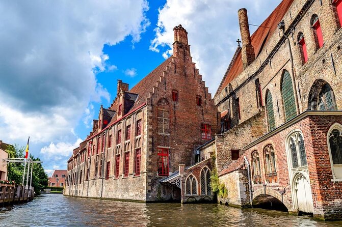 Bruges PRIVATE City Kickstart Tour With Locals - Key things that make this Bruges kickstart worth your time