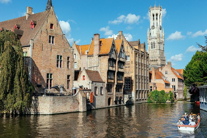 Bruges PRIVATE City Kickstart Tour With Locals - Meeting at Markt 1: what your first 15 minutes should feel like