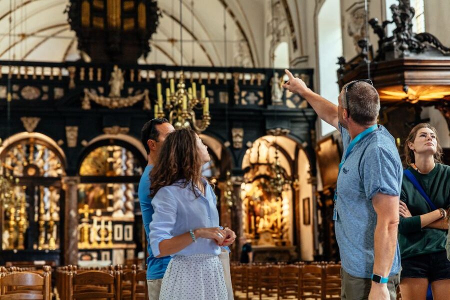 Bruges: Private Tour with Locals - Highlights & Hidden Gems - The Included Local Drink or Tasting, and Why It Matters