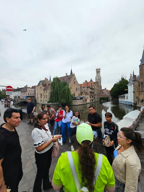 Bruges: Walking Tour with Hot Chocolate & Chocolate Tasting - Chocolate shop breaks: tastings that are part of the pacing, not an add-on