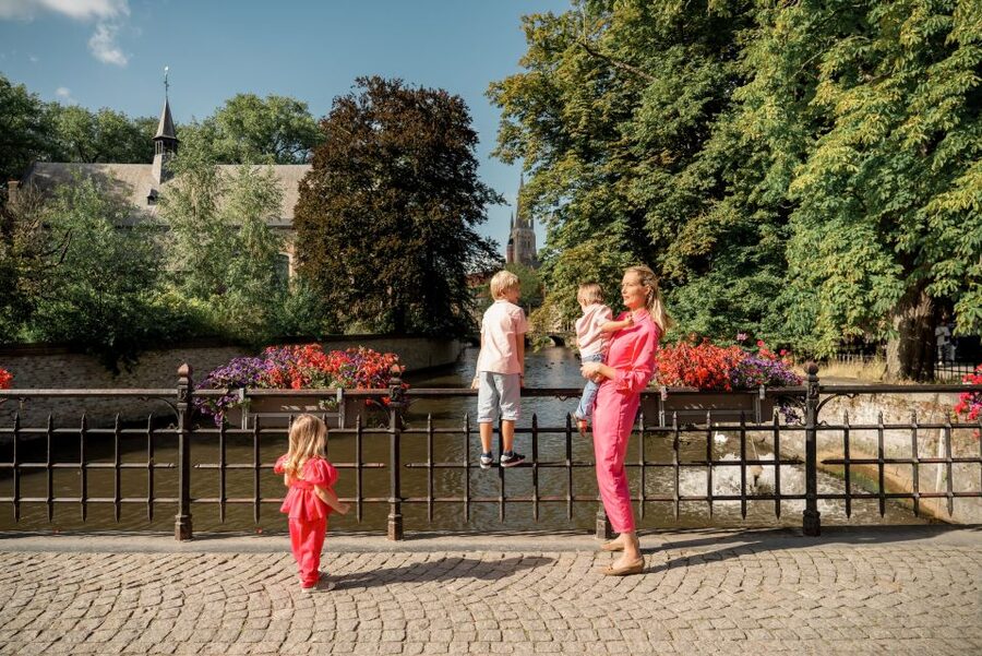 Bruges : Your private 30min. photoshoot in the medieval city - Choosing a theme and style before the camera rolls