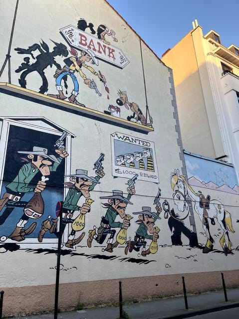 Brussels: 2 hours Private Walking Tour of the Comics Walls - Working in the Historical Center: Context While You Walk