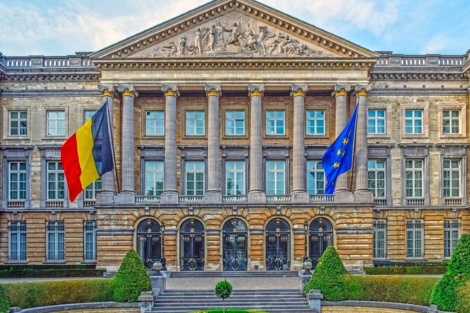 Brussels 2-Hours Walking Tour: Must-See Highlights in the Center - Start at the Royal Core: Palais Royal de Bruxelles