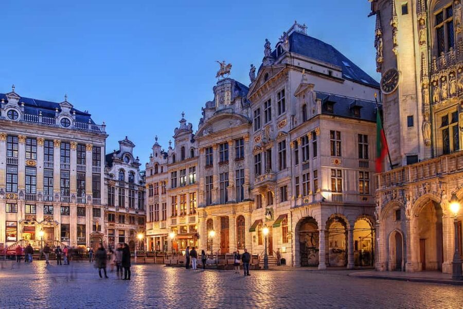 Brussels Beer, Chocolate and Waffle Tour - Walking Past Brussels Sights Without Losing the Plot
