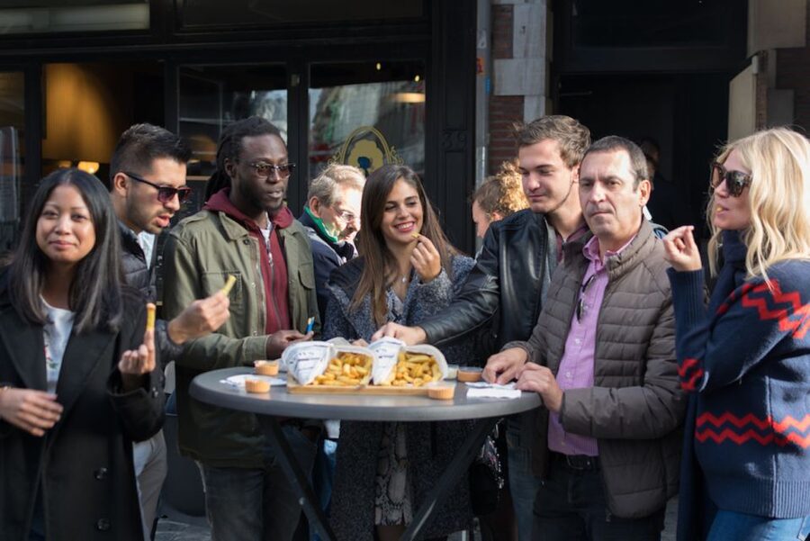 Brussels: Belgian Chocolate, Beer, and Fries Tasting Tour - Guide Experience and Language: How to Set Yourself Up