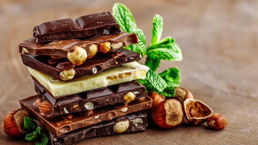 Brussels: Belgian Chocolate Making Workshop with Tastings - The 90 minute flow: tastings, then making your chocolates