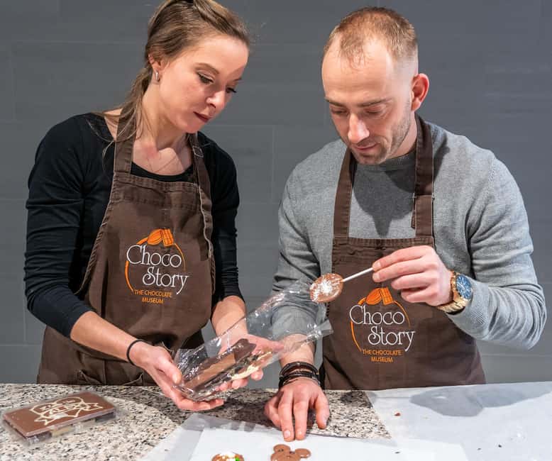 Brussels: Chocolate Museum Visit with Workshop - The tasting and praline demonstration that connects it all
