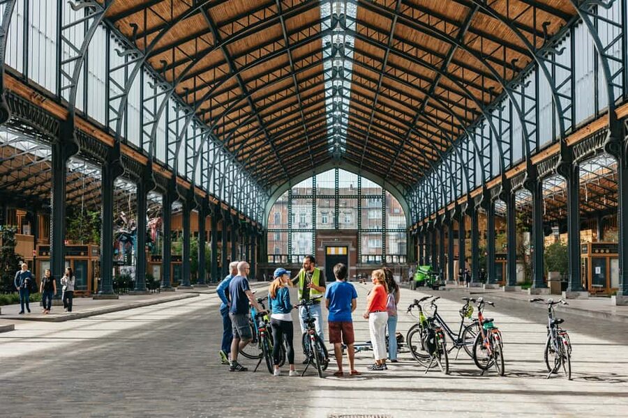 Brussels: City Highlights and Hidden Gems Bike Tour - The Bikes and Helmets: Included Comfort You Can Feel
