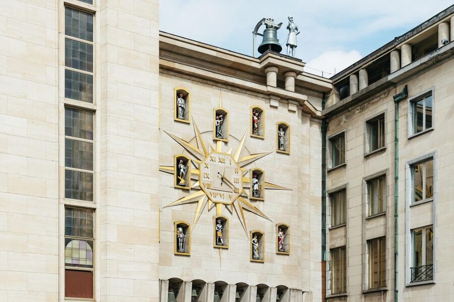 Brussels: City Highlights Walking and Tasting Tour - The beer stop: 4 tastings in a local bar that teaches you how Brussels drinks