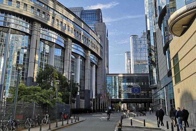 Brussels’ European Quarter And The Atomium - Getting your bearings at Place du Luxembourg in Ixelles