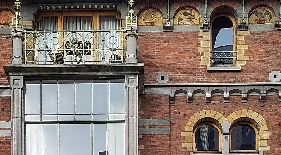 Brussels: Fall and Rise of Art-Nouveau Guided Tour - Saint-Gilles and Ixelles streets, spotting Art Nouveau in real neighborhoods