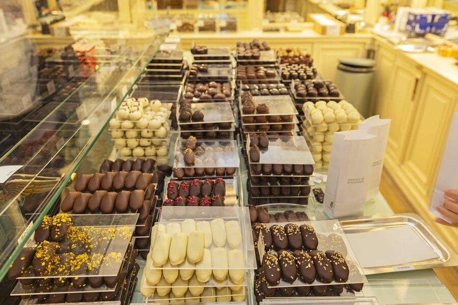 Brussels Food Tour: Main Dish, Beer, Waffle & Chocolate - Should you book it? My practical call