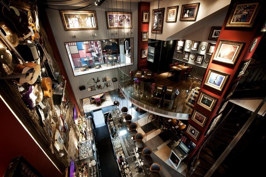 Brussels: Hard Rock Cafe with Set Menu for Lunch or Dinner - What You’ll Do During Your 75 Minutes