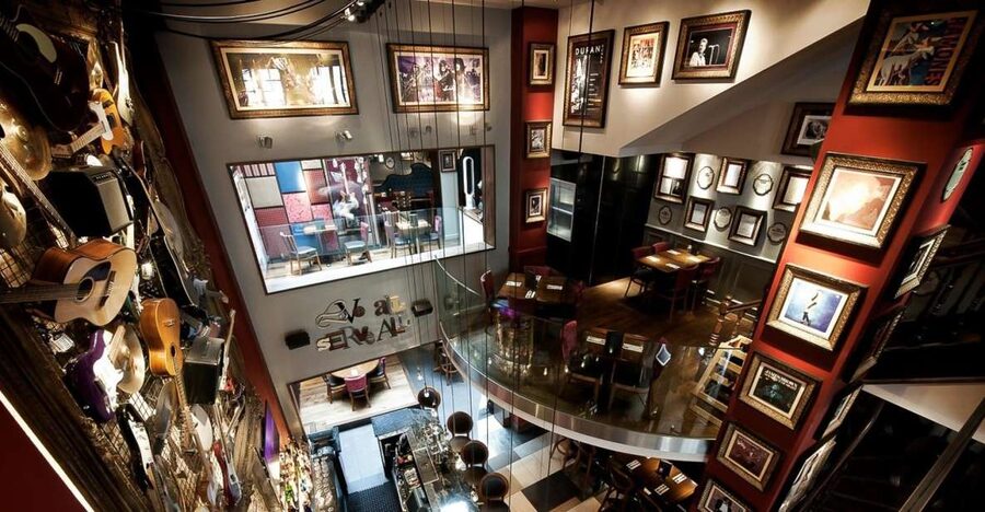 Brussels: Hard Rock Cafe with Set Menu for Lunch or Dinner - Location Value, Why Grand-Place Matters