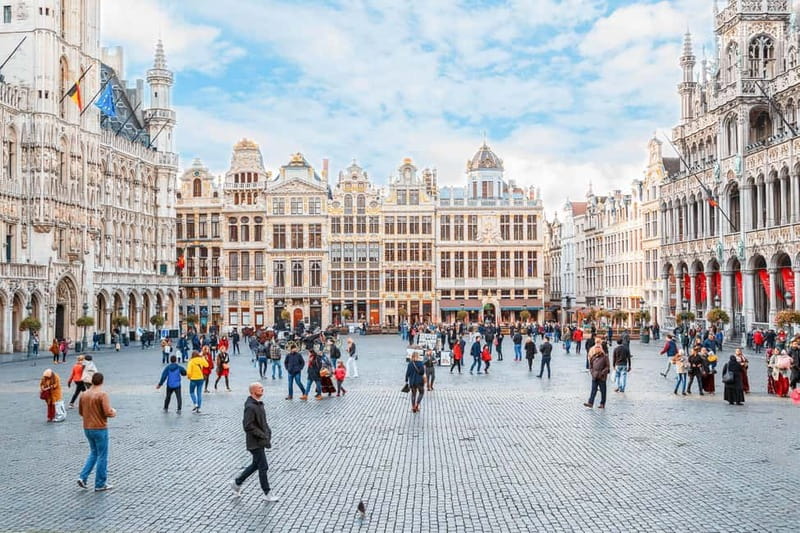 Brussels: Highlights and Hidden Corners Private Guided Walk - Beer Museum and the Old Stock Exchange: learning Brussels through what it makes